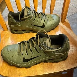 Men’s Nike sneakers